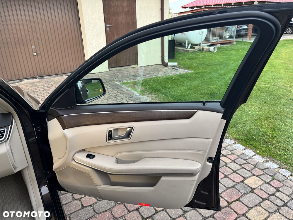 Mercedes-Benz Klasa E 200 BlueTEC 7G-TRONIC Elegance - 15