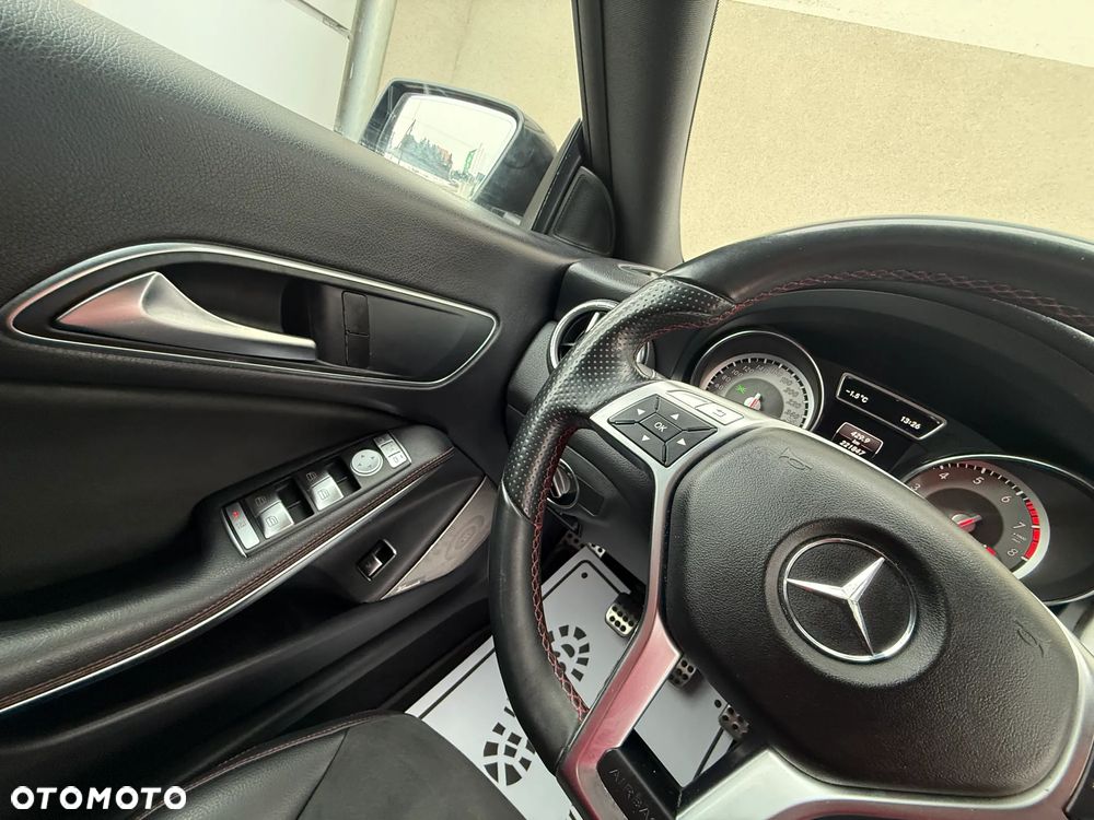 Mercedes-Benz CLA 200 AMG Line - 22
