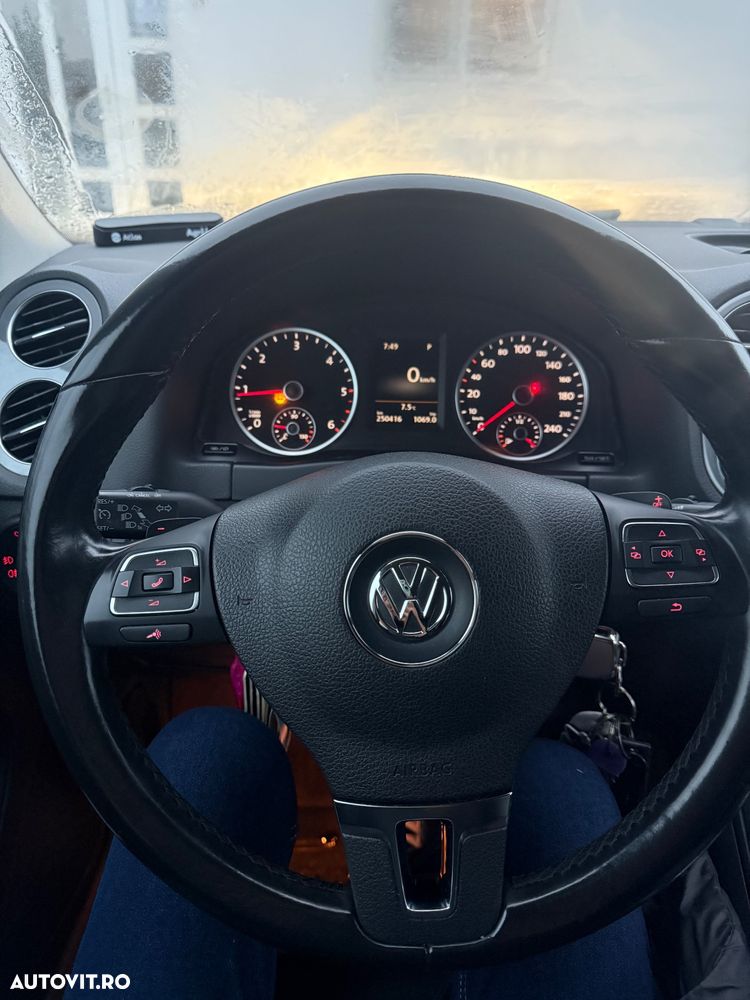 Volkswagen Tiguan - 8
