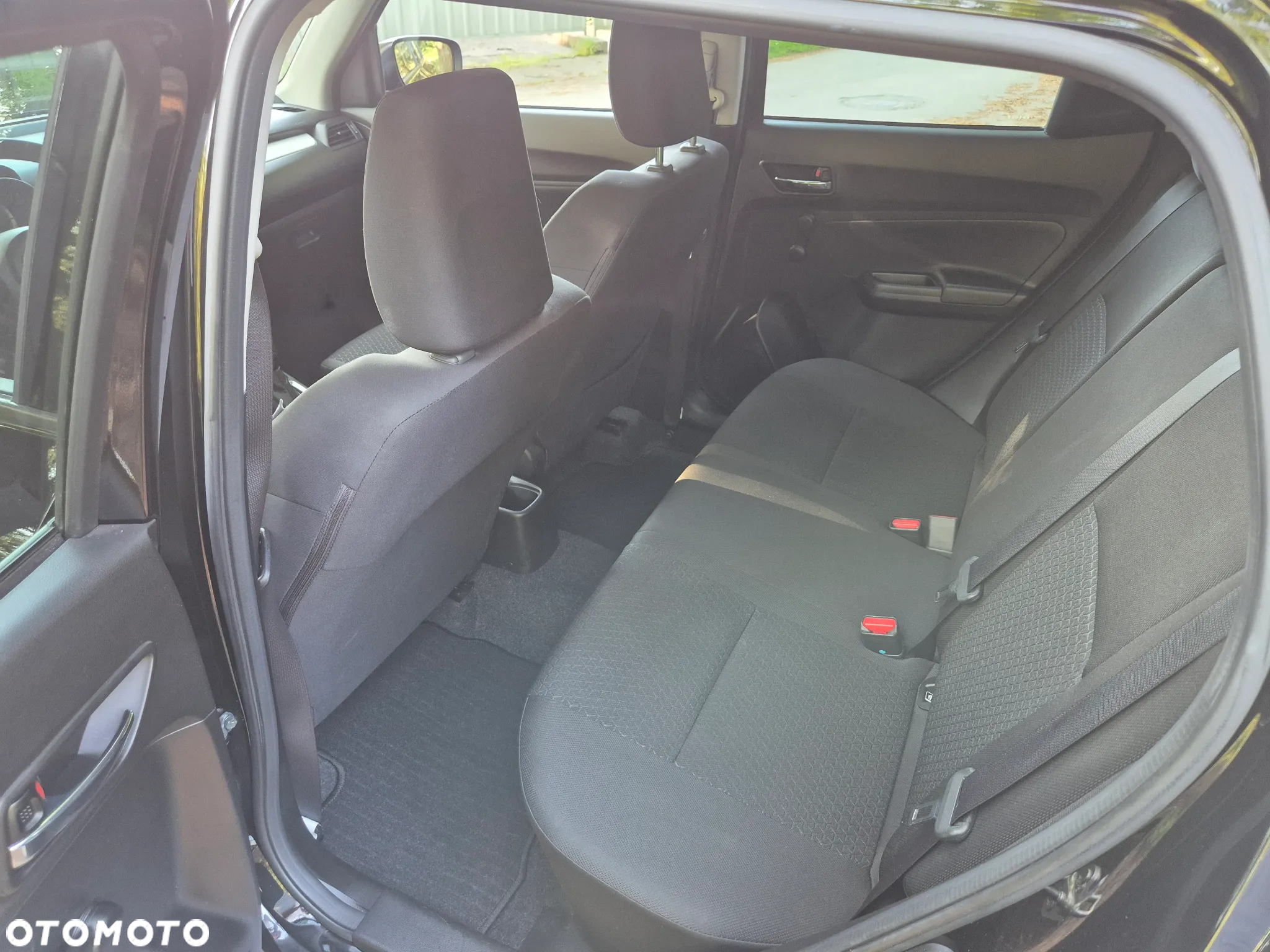 Suzuki Swift 1.2 Dualjet SHVS Premium CVT - 28