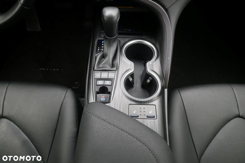 Toyota Camry - 11