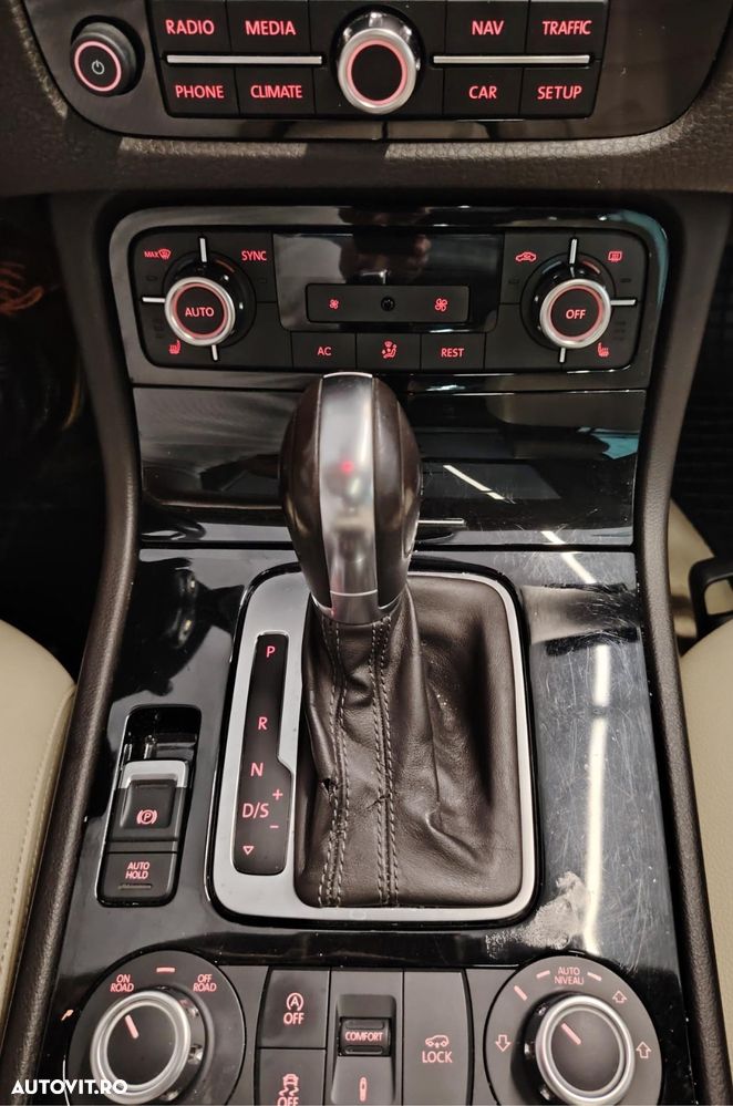 Volkswagen Touareg 3.0 V6 TDI BMT - 15