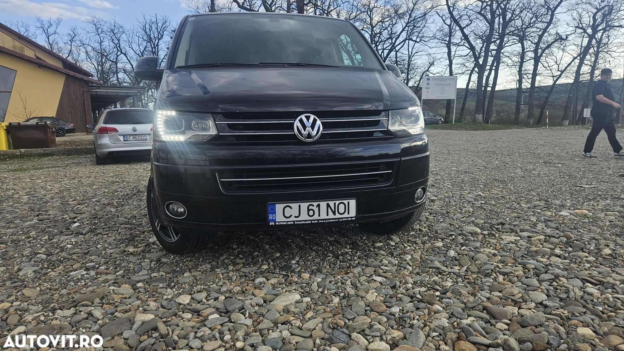Volkswagen Multivan - 1