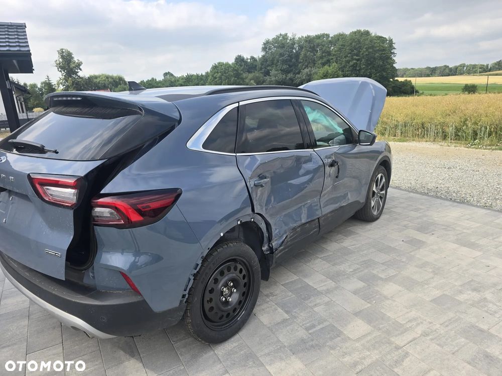 Ford Kuga 2.5 Duratec FHEV 4x4 TITANIUM - 3