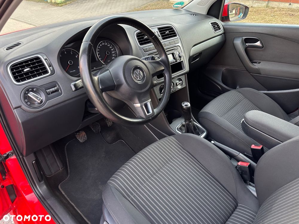 Volkswagen Polo 1.4 16V Comfortline - 18