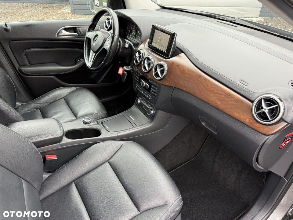 Mercedes-Benz Klasa B 180 (BlueEFFICIENCY) 7G-DCT - 30