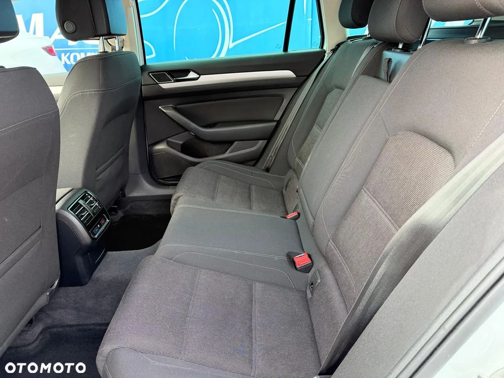 Volkswagen Passat Variant 1.6 TDI SCR DSG - 12