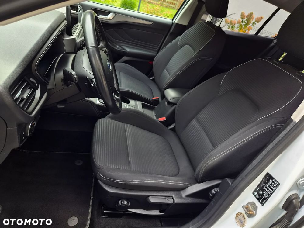 Ford Focus 1.5 EcoBlue Start-Stopp-System TITANIUM - 11