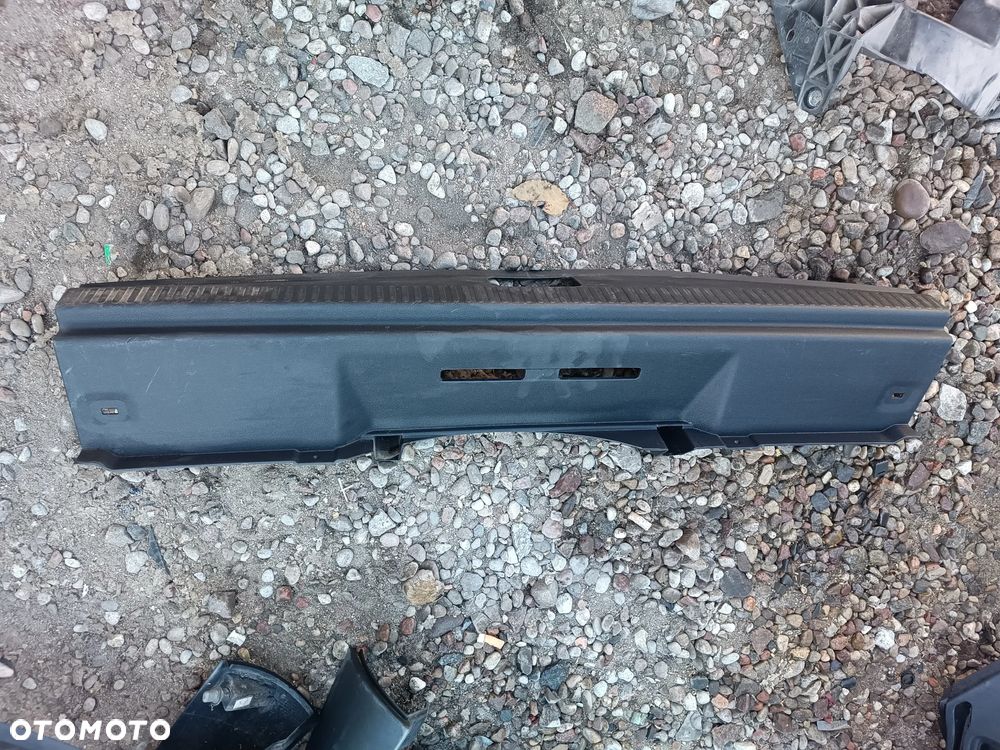 Osłona Progu Bagażnika Skoda Octavia 3 III Osłona Pasa Tylnego Plastik Kombi 5E9863459 - 1