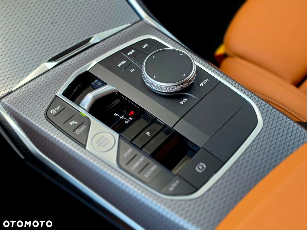 BMW Seria 3 320i xDrive M Sport sport - 28