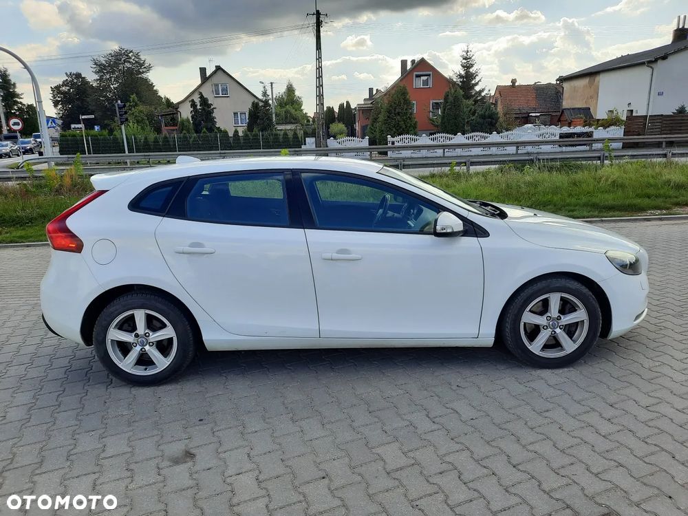 Volvo V40 D3 Momentum - 6