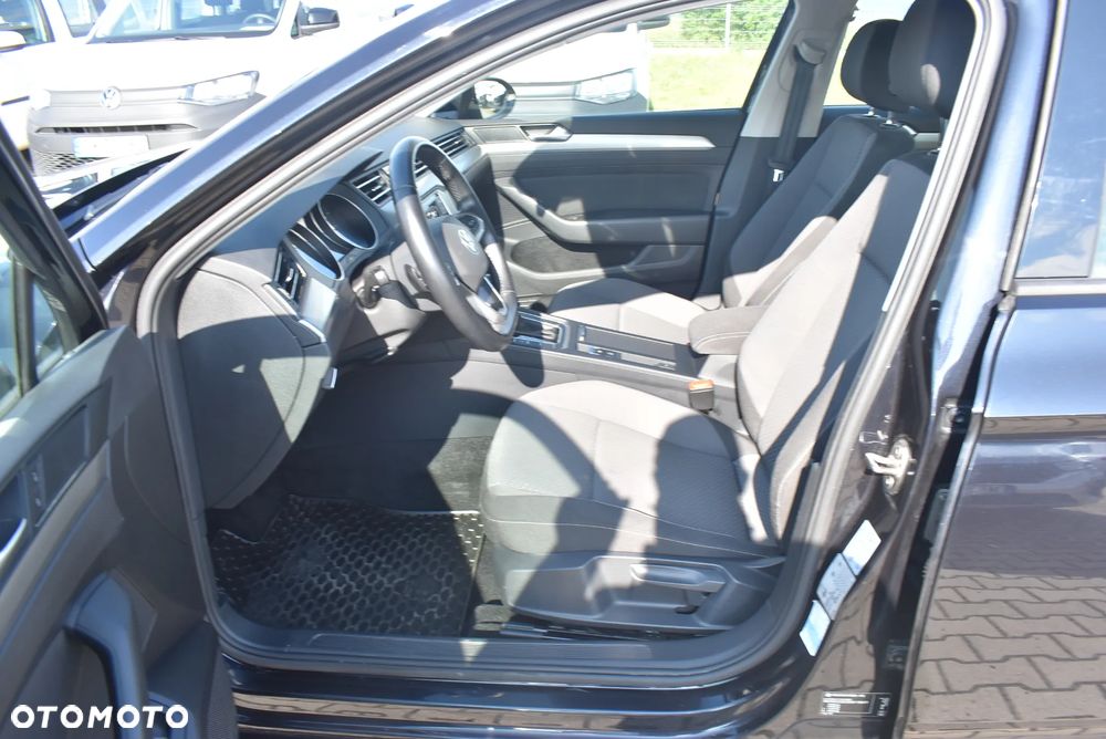 Volkswagen Passat 2.0 TDI EVO Essence DSG - 10