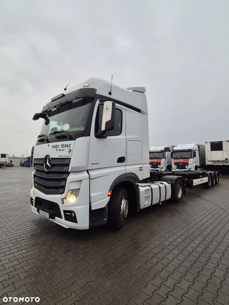 Mercedes-Benz Actros MP4 - 3
