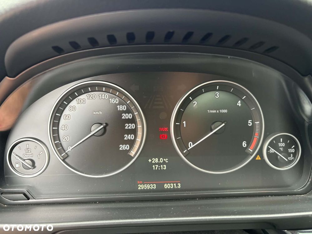 BMW Seria 5 525d - 8