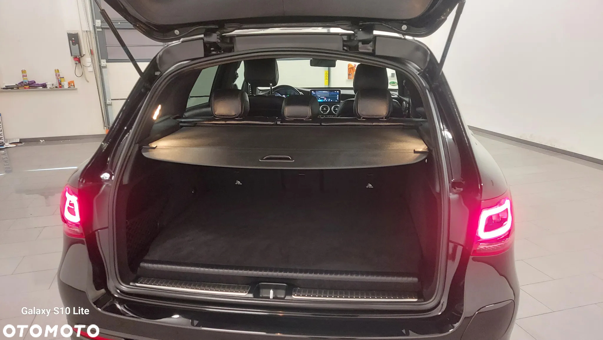 Mercedes-Benz GLC 300 d 4Matic 9G-TRONIC AMG Line Plus - 10