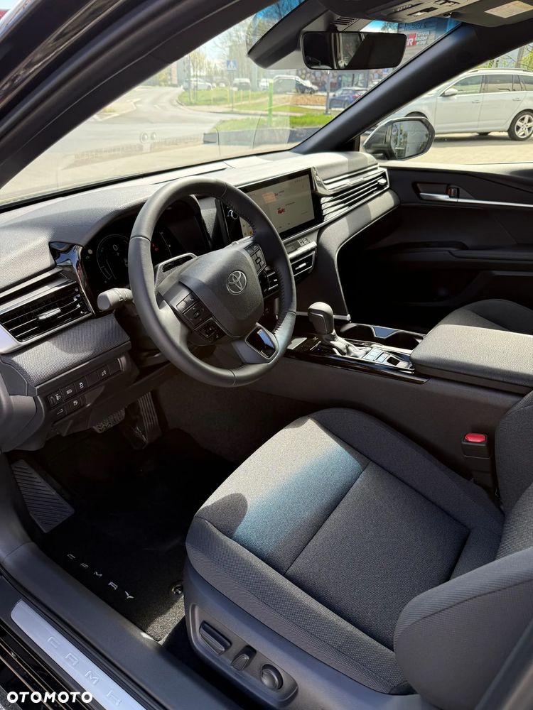 Toyota Camry 2.5 Hybrid Dynamic Force Comfort e-CVT - 13