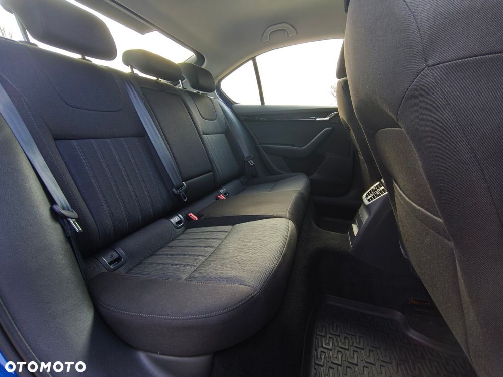 Skoda Octavia 2.0 TDI SCR Style DSG - 9