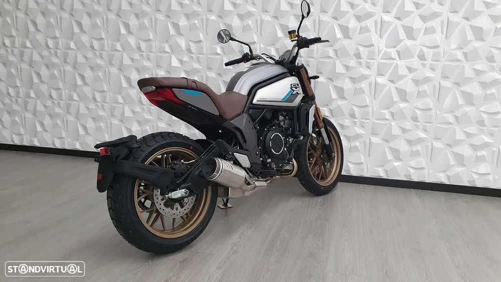 CF Moto 700CL-X Heritage - 18