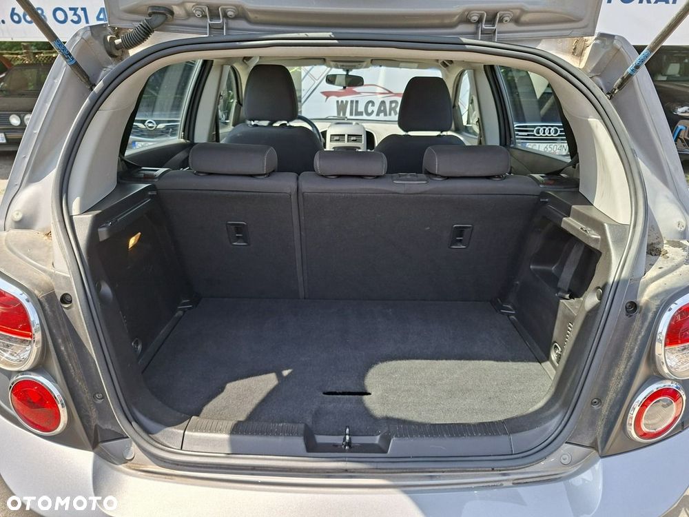 Chevrolet Aveo 1.6 LTZ - 25