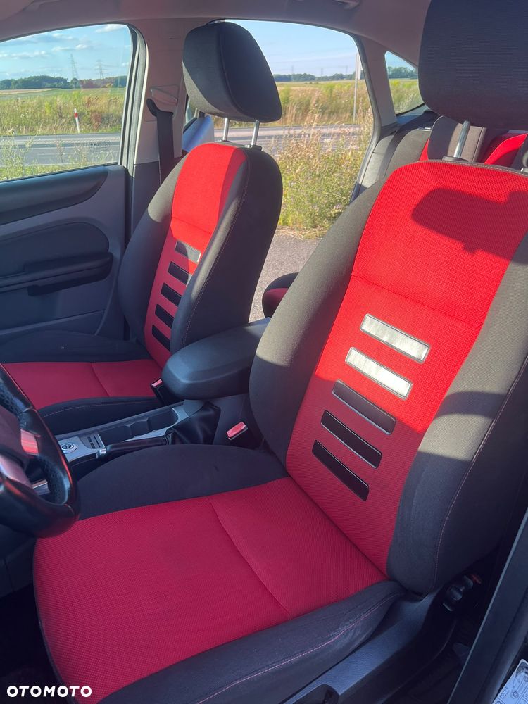 Ford Focus 1.6 Titanium - 17