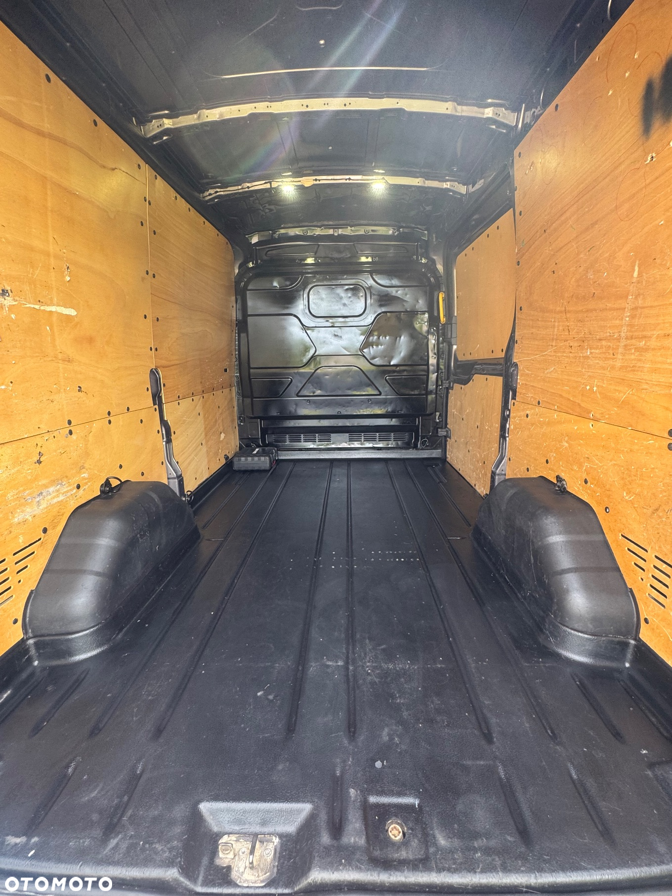 Ford Transit - 12