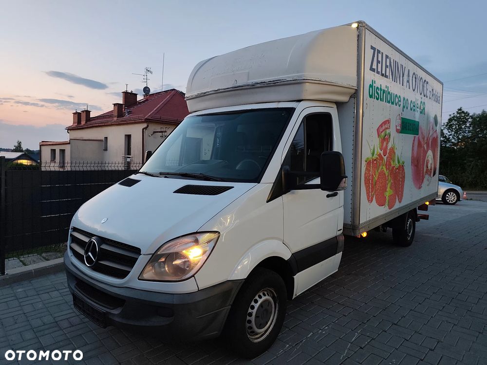 Mercedes-Benz SPRINTER 319 - 5