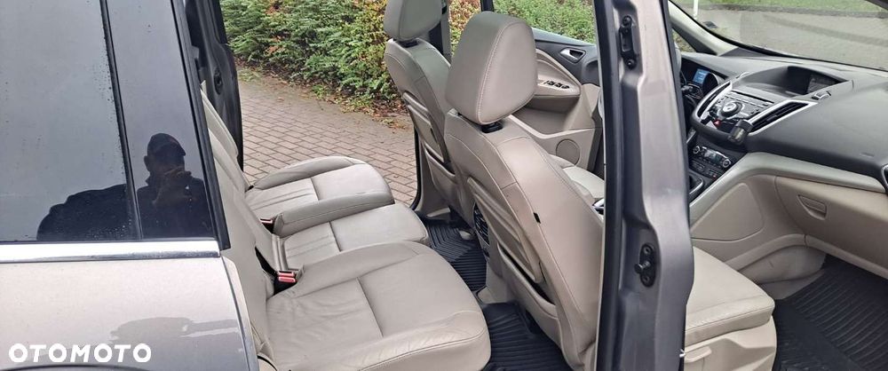 Ford Grand C-MAX - 35
