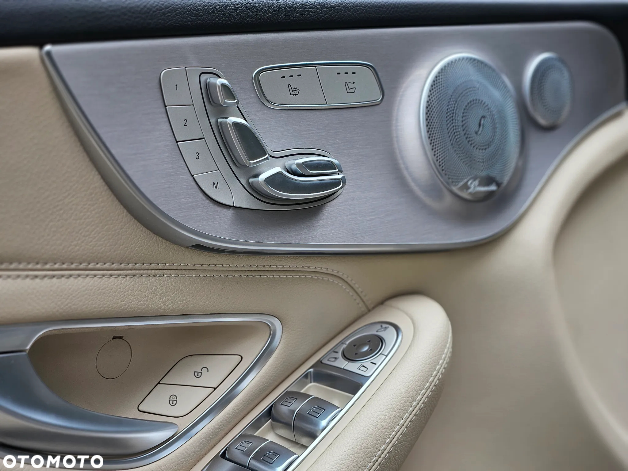 Mercedes-Benz Klasa C 300 Cabrio 4Matic 9G-TRONIC - 19