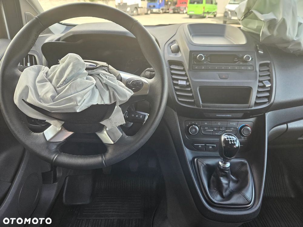 Ford Transit Connect - 8