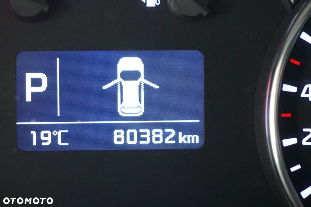 Kia Carens 1.7 CRDi M - 33