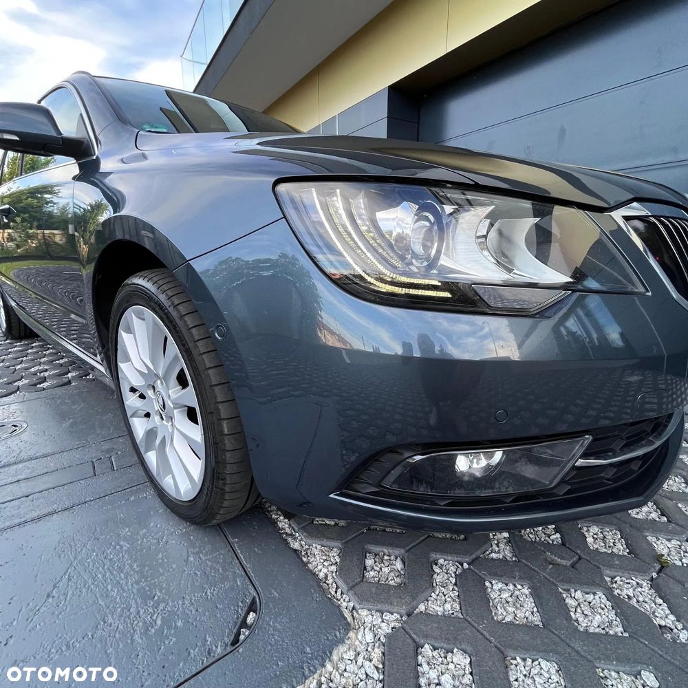 Skoda Superb 2.0 TDI DSG Exclusive - 27