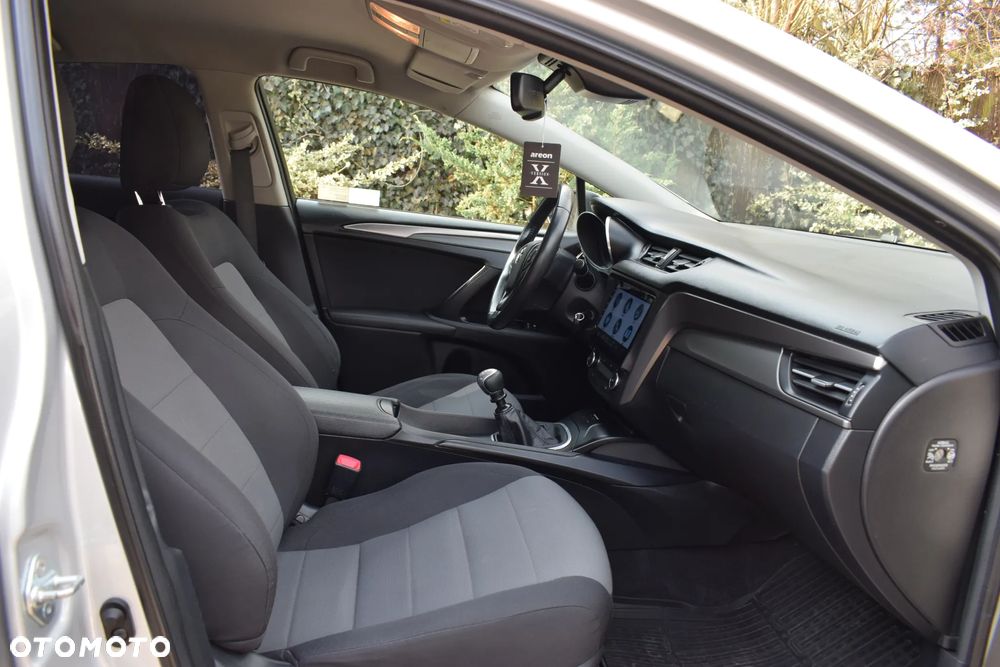 Toyota Avensis 1.8 Premium - 9