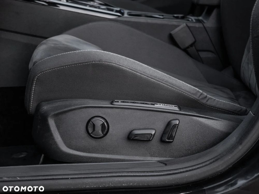 Volkswagen Golf 2.0 TDI SCR DSG Style - 14