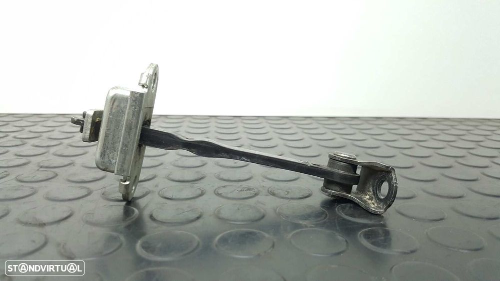 RETENTOR DA PORTA TRASEIRA DIREITA NISSAN QASHQAI (J10) TEKNA - 1