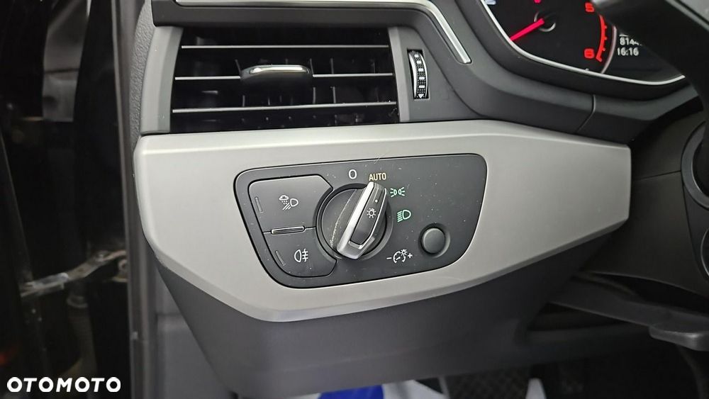Audi A4 Limousine - 17