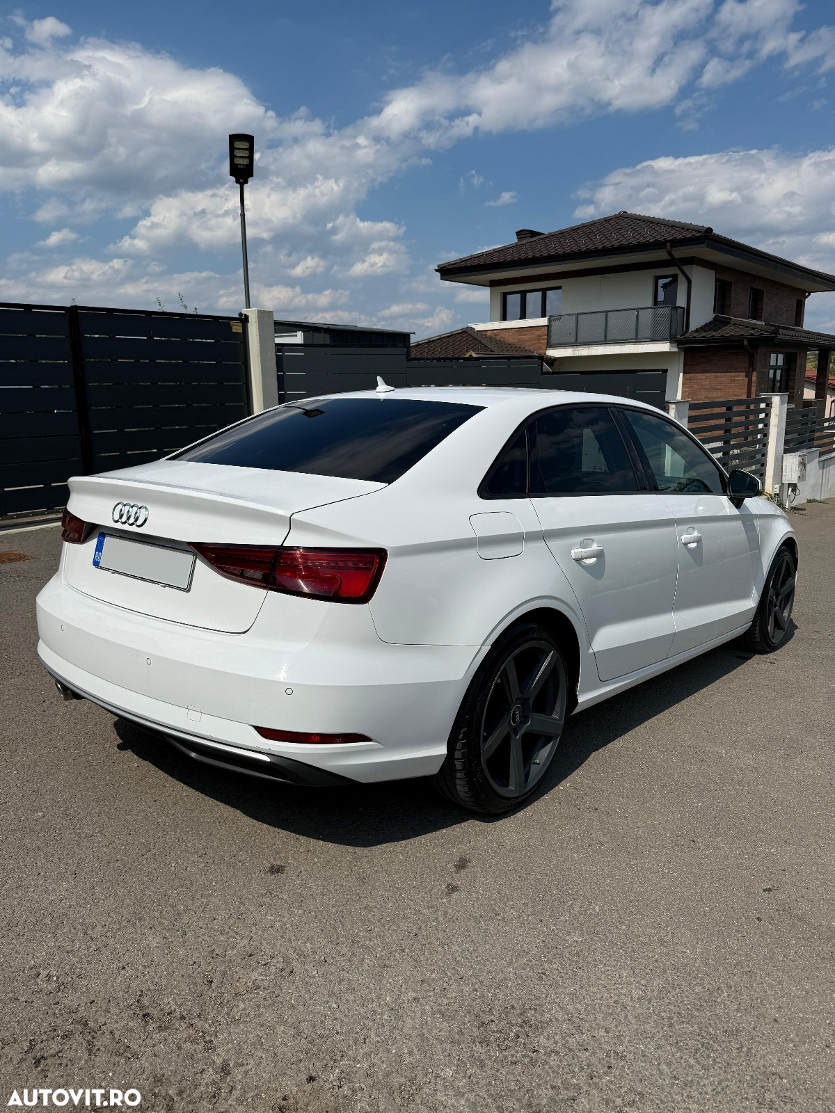 Audi A3 1.6 TDI Limousine S tronic sport - 4