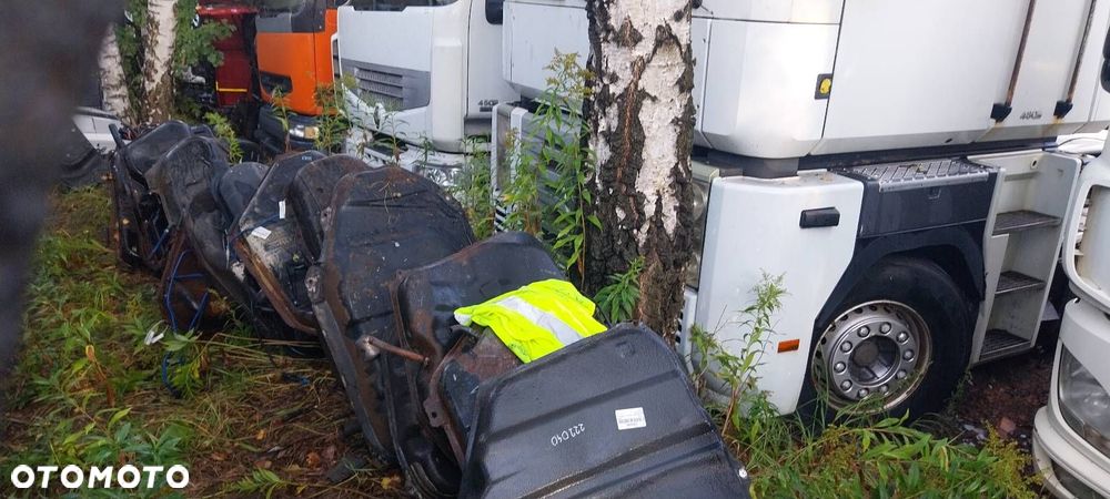 BAK ZBIORNIK PALIWA + POMPKA METALOWY TOYOTA AVENSIS VERSO I 2.0 D4D - 4
