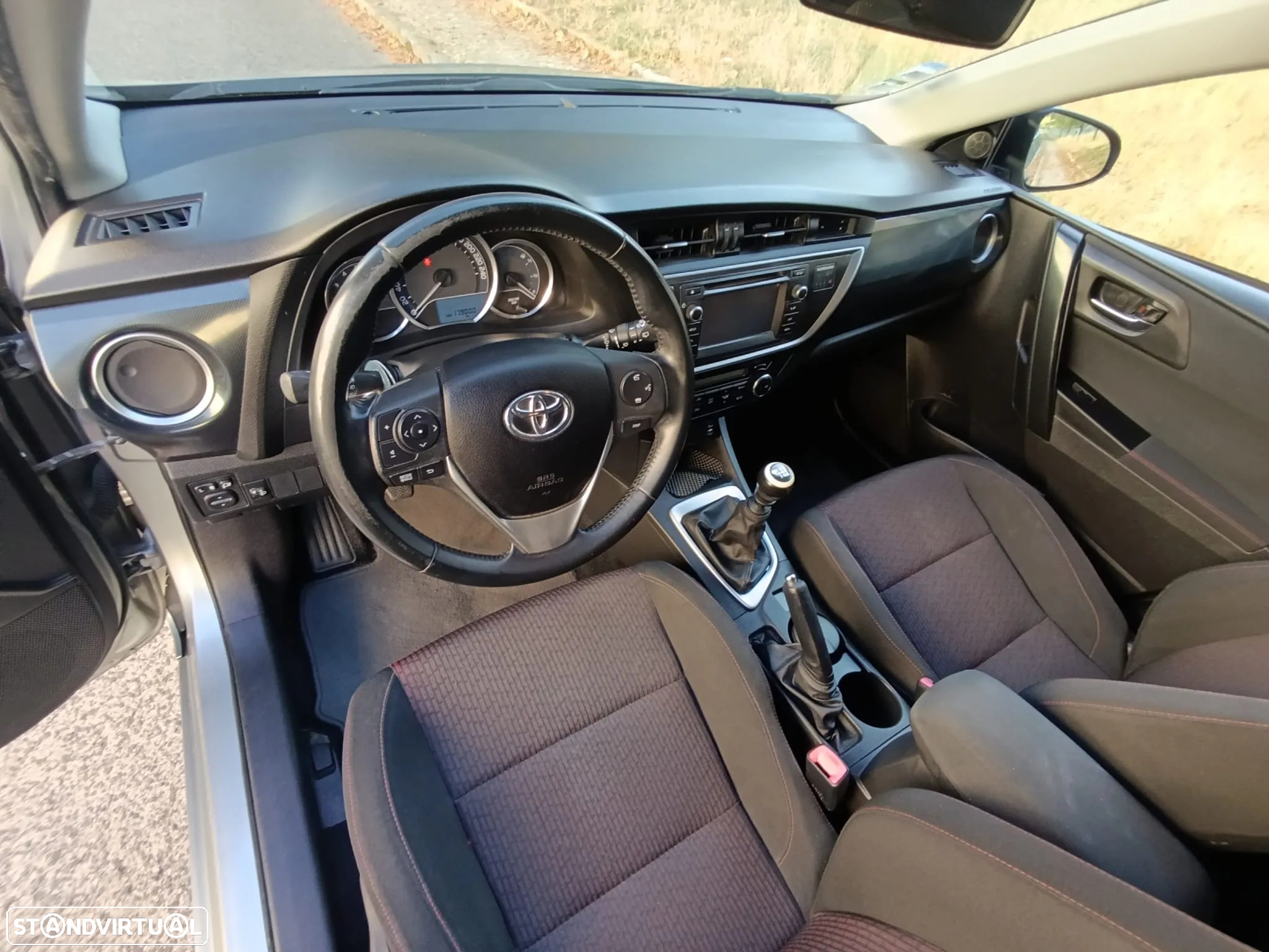 Toyota Auris Touring Sports 1.4 D-4D Com+P.Sport +Navi - 14