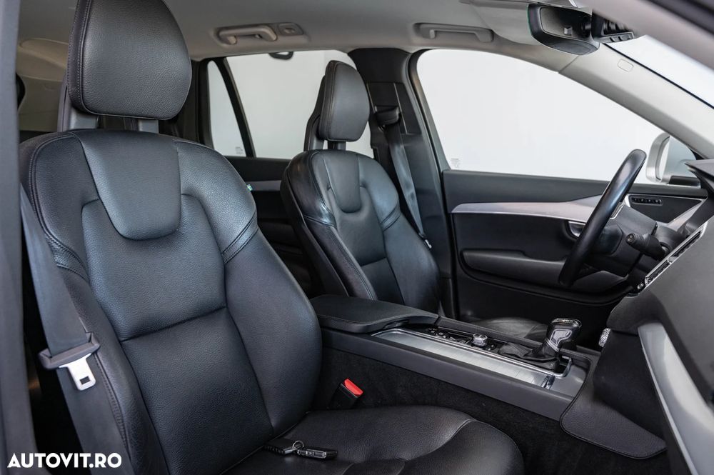 Volvo XC 90 D5 AWD Geartronic Momentum - 10