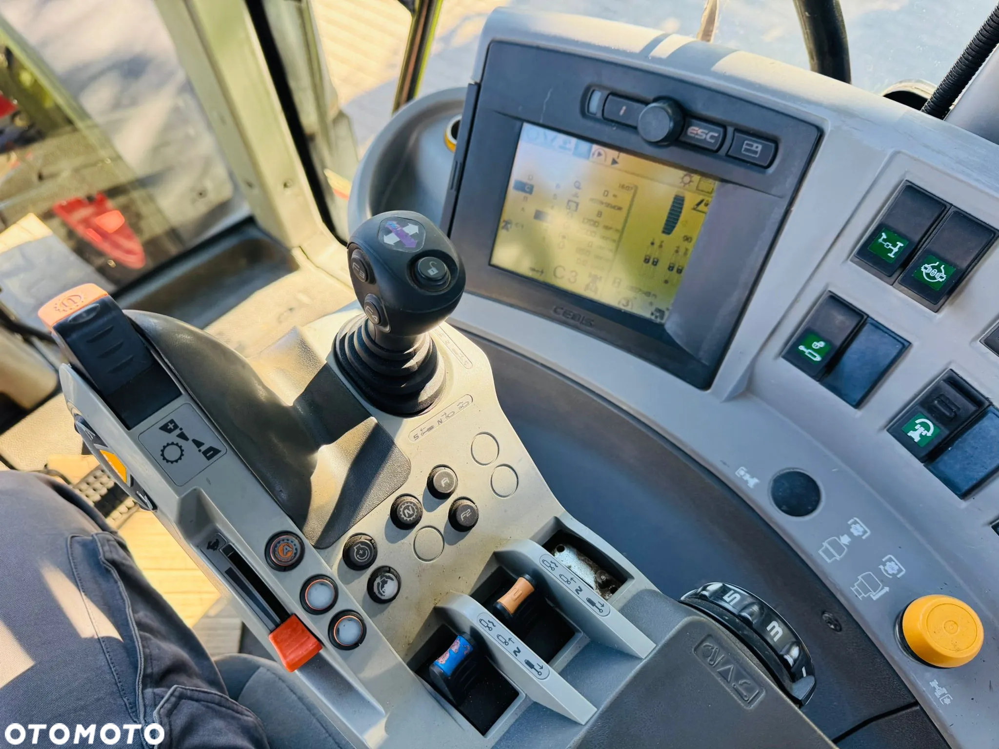 Claas Arion 640 CEBIS - 14