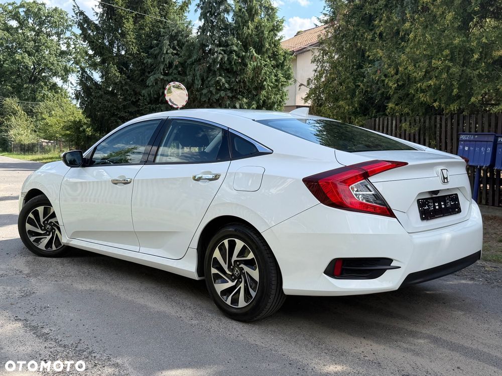 Honda Civic 1.5 i-VTEC Turbo CVT Elegance - 5