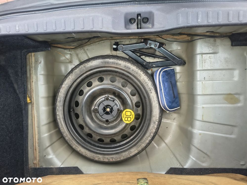 Nissan Micra - 5
