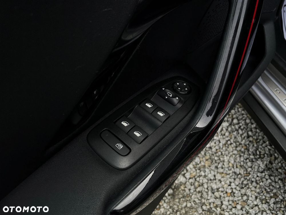 Peugeot 2008 BlueHDi 100 STOP & START Allure - 29