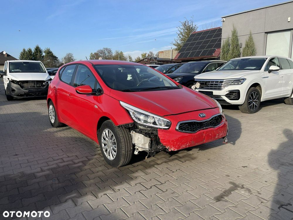 Kia Ceed - 4