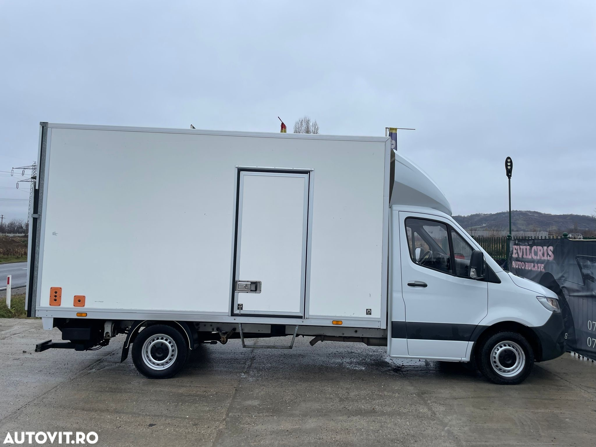 Mercedes-Benz Sprinter 319 CDI 3.0 D AUTOMAT LIFT 8 EUROPALETI - 3