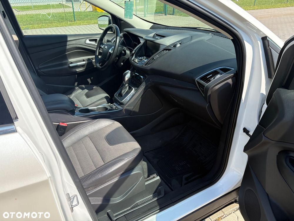 Ford Escape 2.0 EcoBoost AWD Titanium - 15