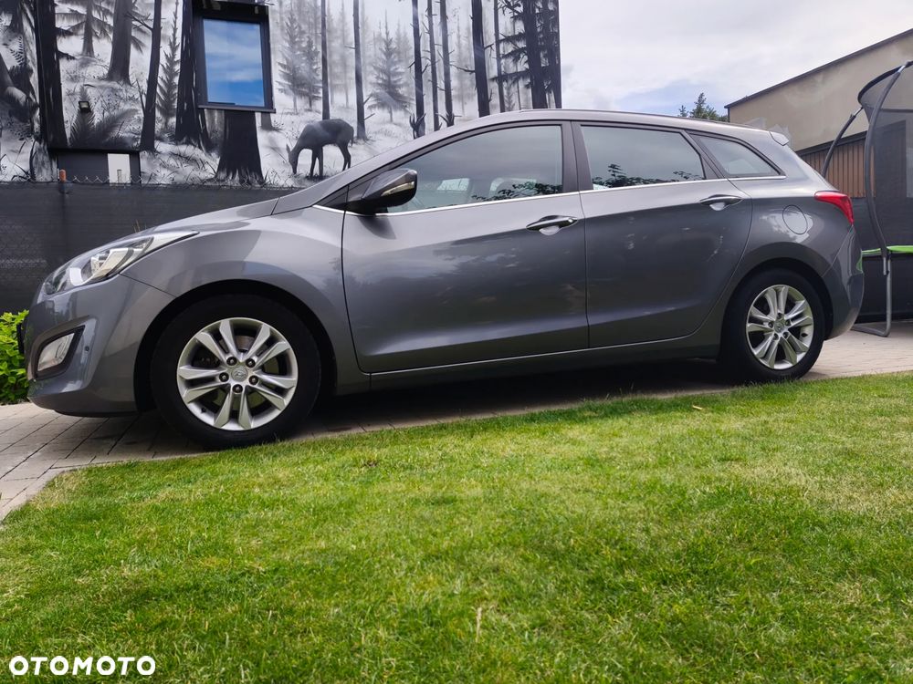 Hyundai i30 i30cw 1.6 CRDi Fifa World Cup Edition - 9