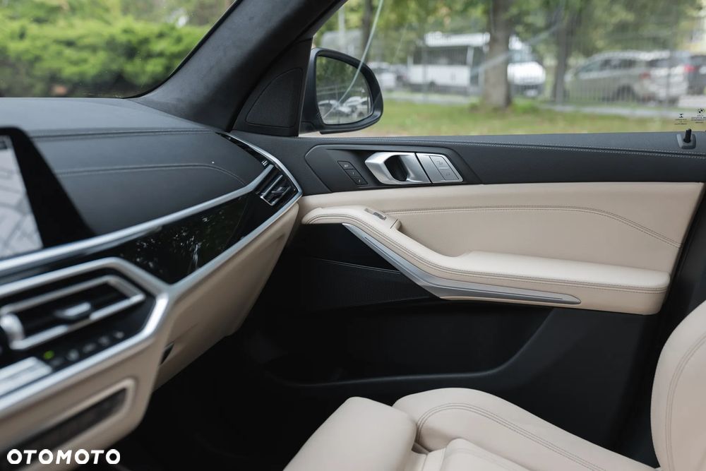 BMW X7 xDrive40i mHEV - 22