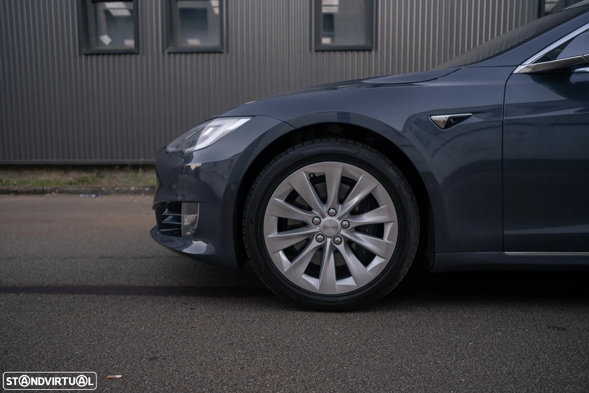 Tesla Model S Long Range - 15