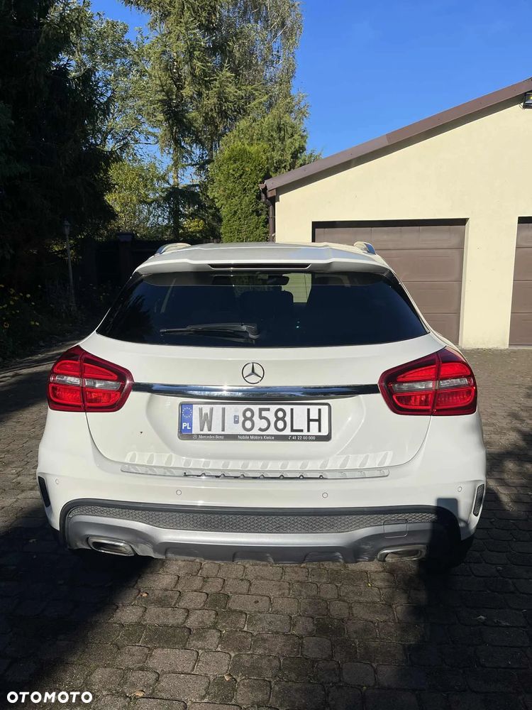 Mercedes-Benz GLA - 2